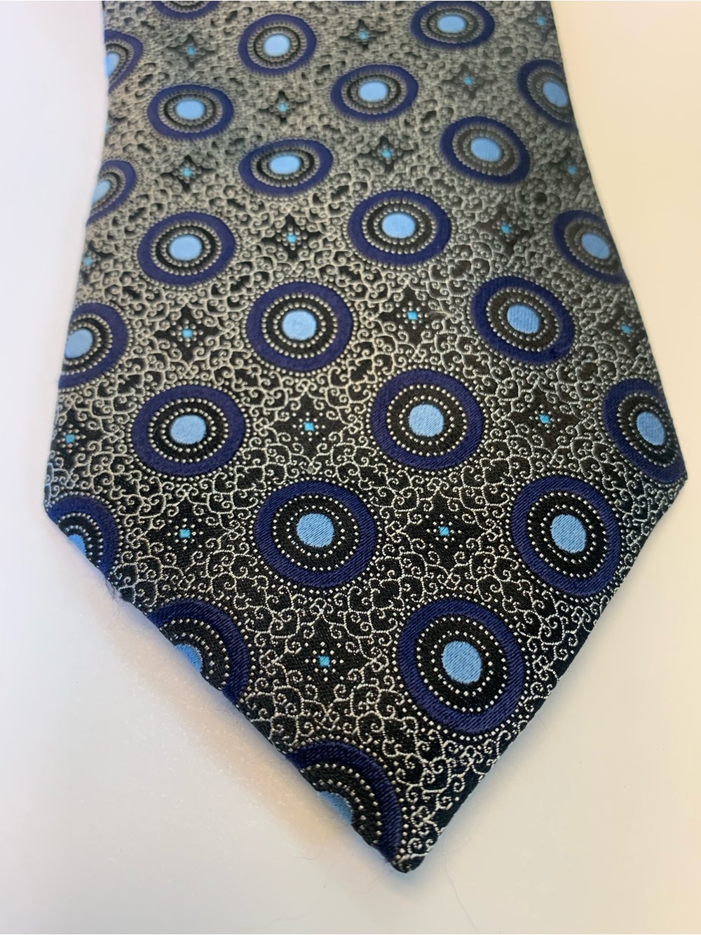 ERMENEGILDO ZEGNA Blue Medallion Luxury Silk Tie Made In Italy W:3.75’’ EUC